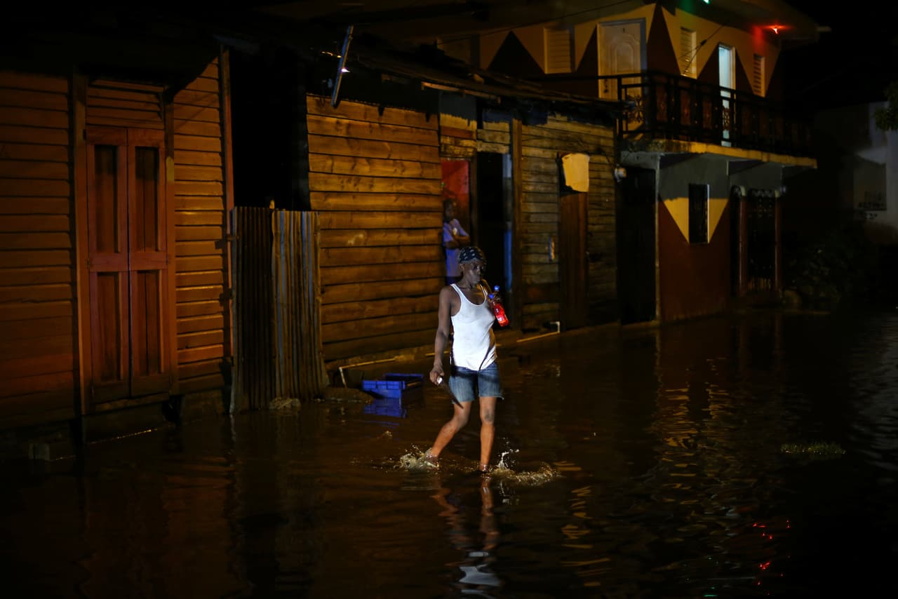 Las calles de Puerto Plata, otra población costera de República Dominicana también quedaron inundadas tras el paso de Irma por ese país.
