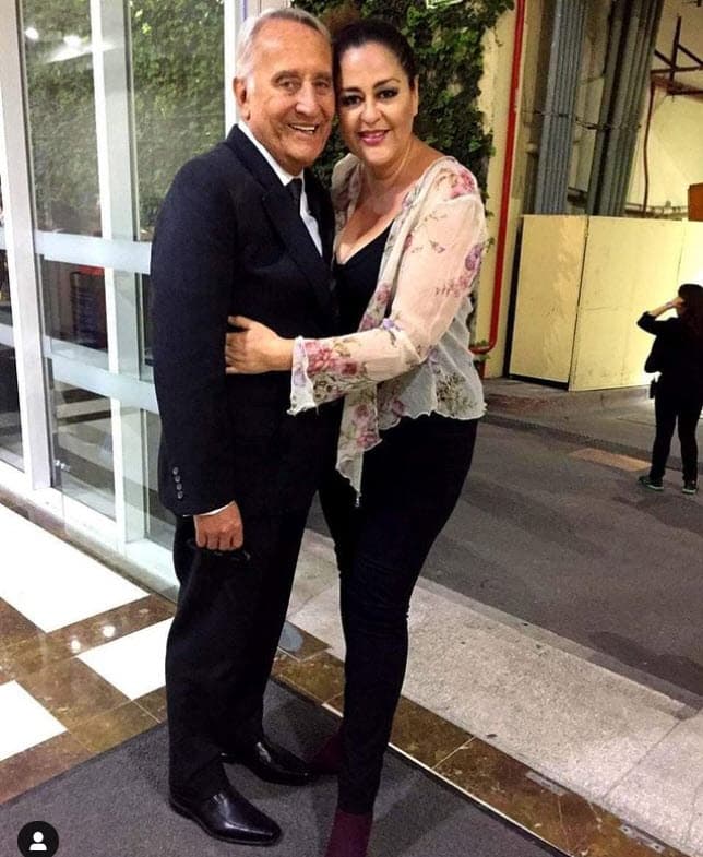 "Yo nunca he sido persona de demandas ni esas cosas, pero
<b>las cosas han llegado a un límite</b> en el que ya se está afectando mi imagen porque yo soy conductora, yo soy actriz", agregó.
<br>