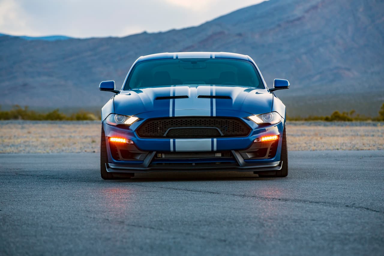 Sus guardafangos son más grandes para poder alojar las enormes ruedas forjadas de 20”.