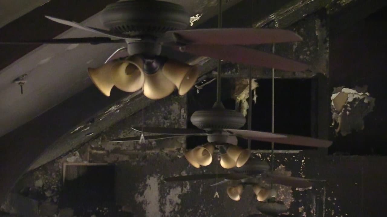 La iglesia St. Paul Missionary Baptist fue la primera que se reportó en llamas.