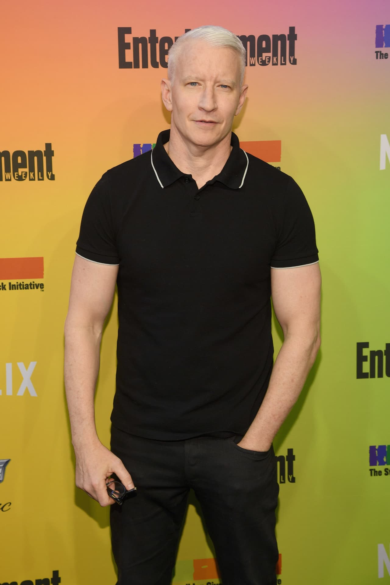 "Creciendo como un niño gay, nunca pensé que sería posible tener un hijo y estoy muy agradecido por aquellos que allanaron el camino [...] La madre (que gestó a su hijo) tiene una hermosa familia propia, un esposo increíble. Estoy muy agradecido por el apoyo que nos ha brindado a Wyatt y a mí. Ella tiene hijos propios", contó Anderson Cooper.