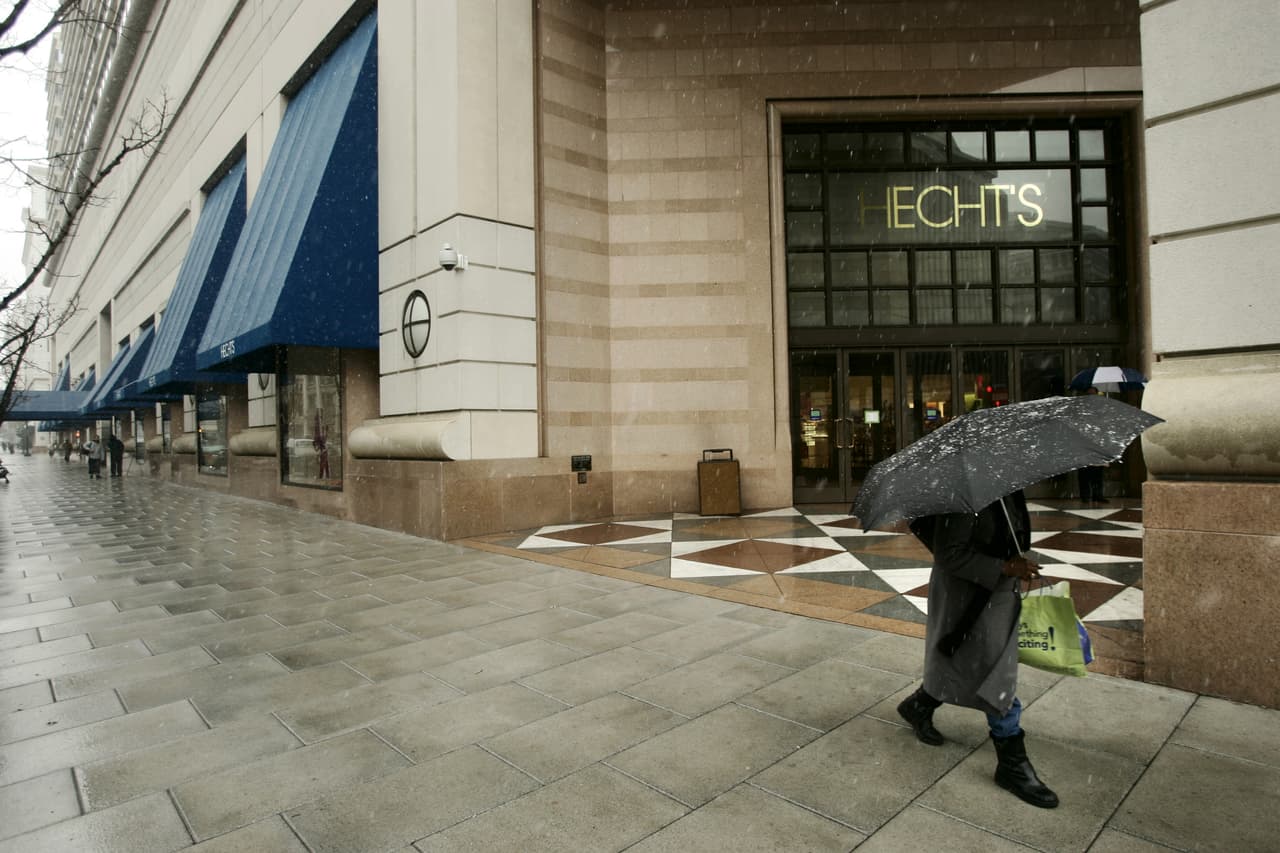 <b>Hecht's</b> la cadena de tiendas que había sido fundada en 1857 fue comprada en el 2005 por Macy's.