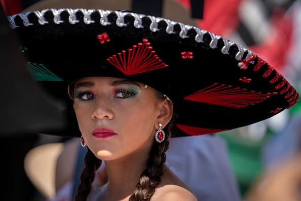 Los funcionarios que aparecieron en el desfile incluyeron al alcalde de Los Ángeles Eric Garcetti, el sheriff del condado de Los Ángeles Alex Villanueva, la supervisora del condado de Los Ángeles Hilda Solis, la representante Lucille Roybal-Allard y el concejal de Los Ángeles Gil Cedillo.