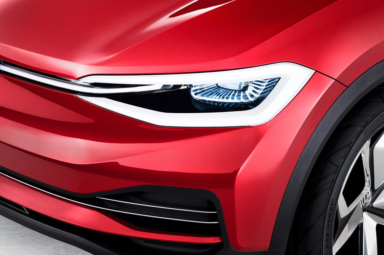 <b>Volkswagen I.D. Crozz Concepto</b>
<br>La iluminación es fundamental esta SUV concepto. La emplea en diferentes tonalidades tanto por dentro como por fuera