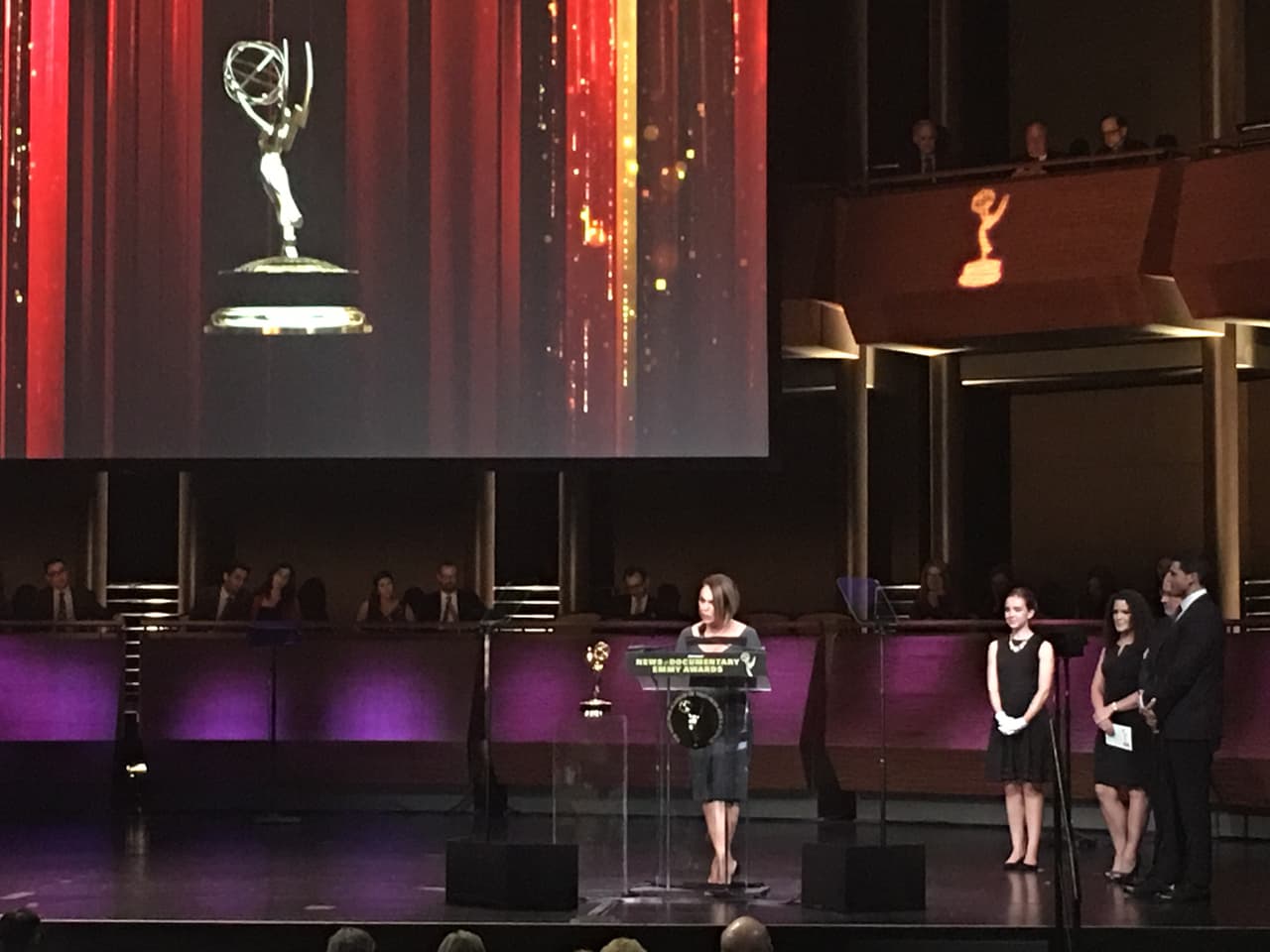 Univision gana tres premios Emmy: Reportaje destacado, Cobertura de última hora y Noticiero o magazine