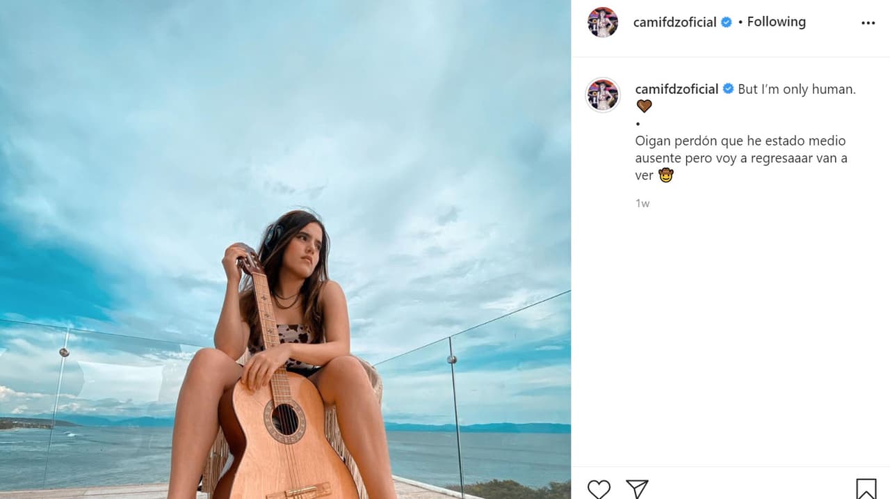 "Oigan perdón que he estado medio ausente, pero 
<b>voy a regresar</b>, van a ver", publicó el 24 de agosto junto con 
<b><a href="https://www.instagram.com/p/CERtE56hUtL/" target="_blank">esta foto. </a></b>
<br>