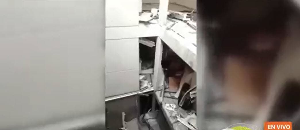 "Luego me empiezan a llegar noticias de que fue en el departamento 207, era donde yo vivía", confirmó. "cuando veo la foto de mi departamento (y veo) que unas personas estaban saliendo de ahí… 
<b><a href="https://www.univision.com/famosos/laura-carmine-ya-no-quiere-ser-villana-de-telenovela-fotos" target="_blank">no quiero llorar</a></b>". 
<br>