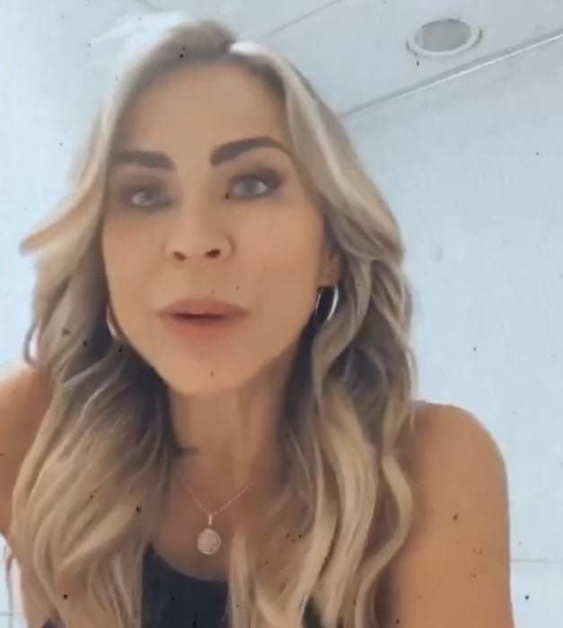 Mientras tanto, la actriz
<b><a href="https://www.univision.com/famosos/la-hija-menor-de-aylin-mujica-cumplio-9-anos-y-el-parecido-con-la-actriz-es-impresionante-fotos" target="_blank">Aylín Mujica</a></b>
<a href="https://www.univision.com/famosos/la-hija-menor-de-aylin-mujica-cumplio-9-anos-y-el-parecido-con-la-actriz-es-impresionante-fotos" target="_blank"> </a>ofreció algunos tips que le fueron recomendados por su doctora de cabecera. Uno de ellos fue el "aguantar la respiración por 10 segundos cada mañana, sin toser" ya que eso, según su médico, "es una muestra de que aún no existe infección o fibrosis en los pulmones".
<br>