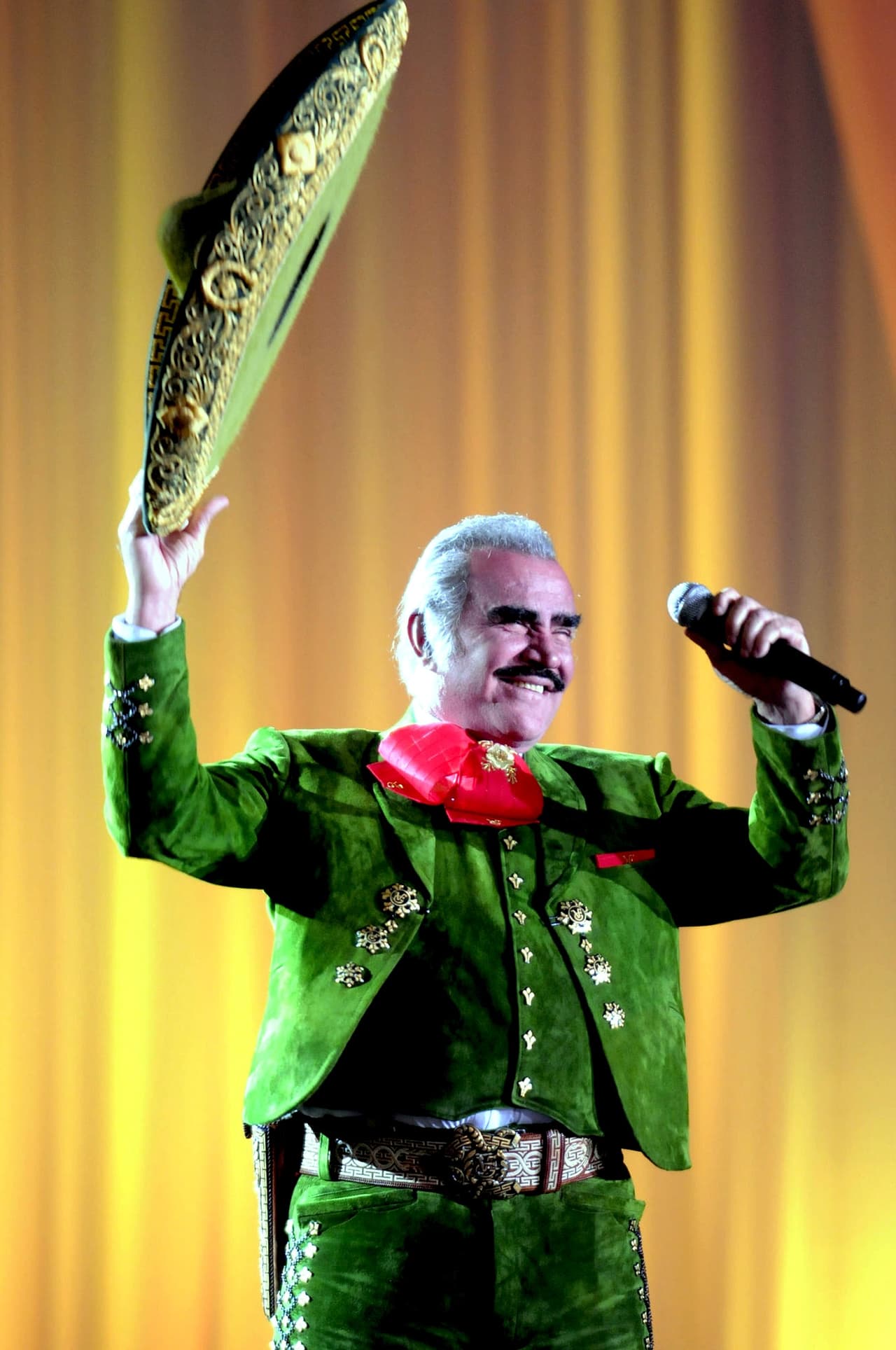 Presentó shows como ‘Noches tapatías’, con Lucha Villa, y también ‘Homenaje’, junto a Lola Beltrán, y salió en películas como ‘Tacos al carbón’, ‘Uno y medio contra el mundo’ y ‘La ley del monte’, entre otras.