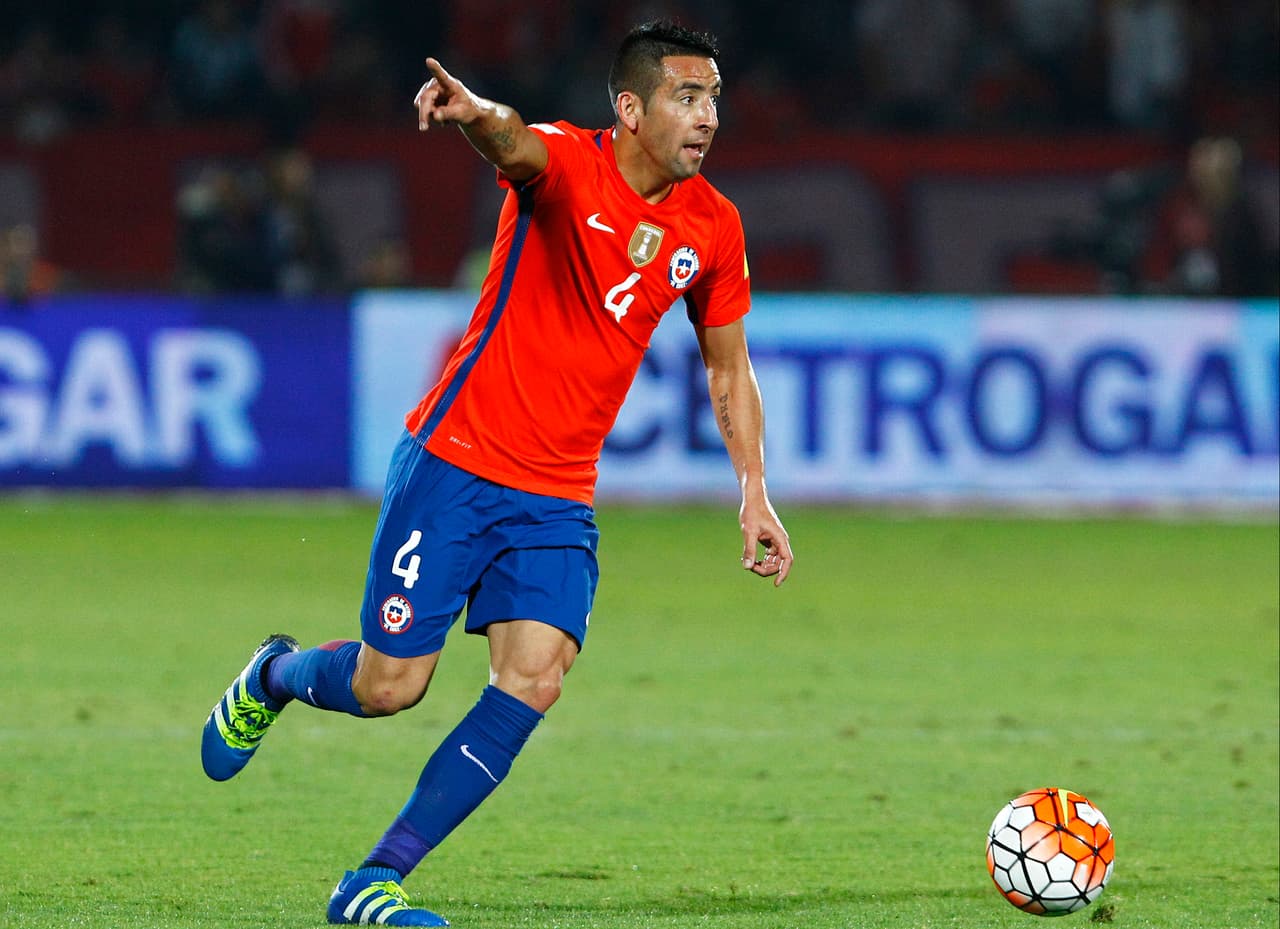 El Cagliari hace oficial el fichaje del chileno Mauricio Isla