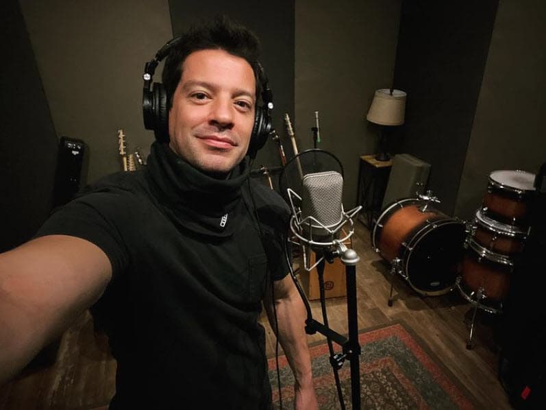 A pesar de los problemas, Yahir aseguró amar a su hijo y darle su apoyo siempre y cuando sea para bien.
<br>