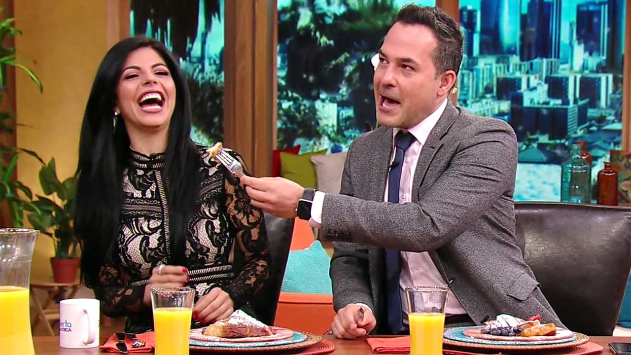 Más consentida no se puede. Carlos quería darle de desayunar hasta en la boca.