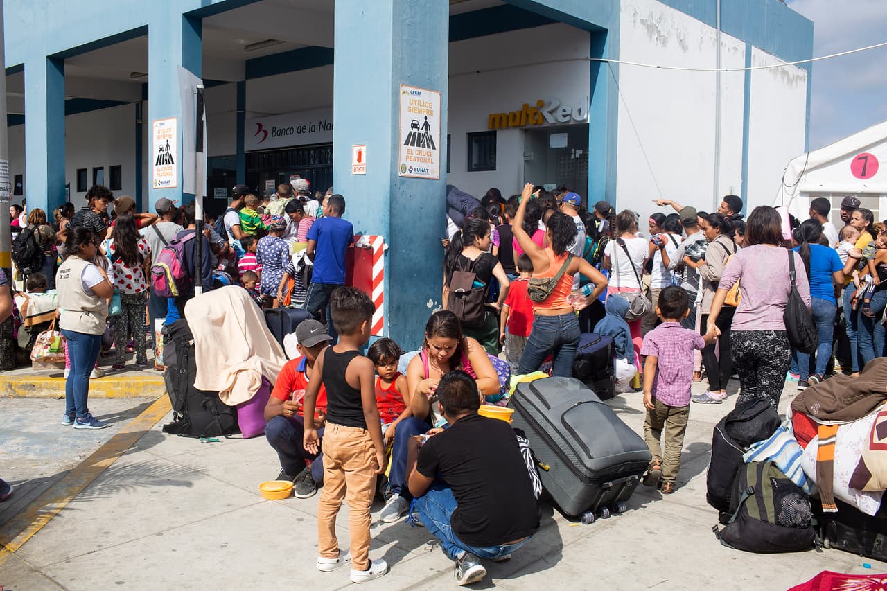 La cantidad de niños, adultos mayores y personas con discapacidad fue notoria en los últimos ingresos. La mayoría de estas personas buscaron reunificarse con los suyos en Perú y literalmente corrieron a la frontera antes de su cierre.