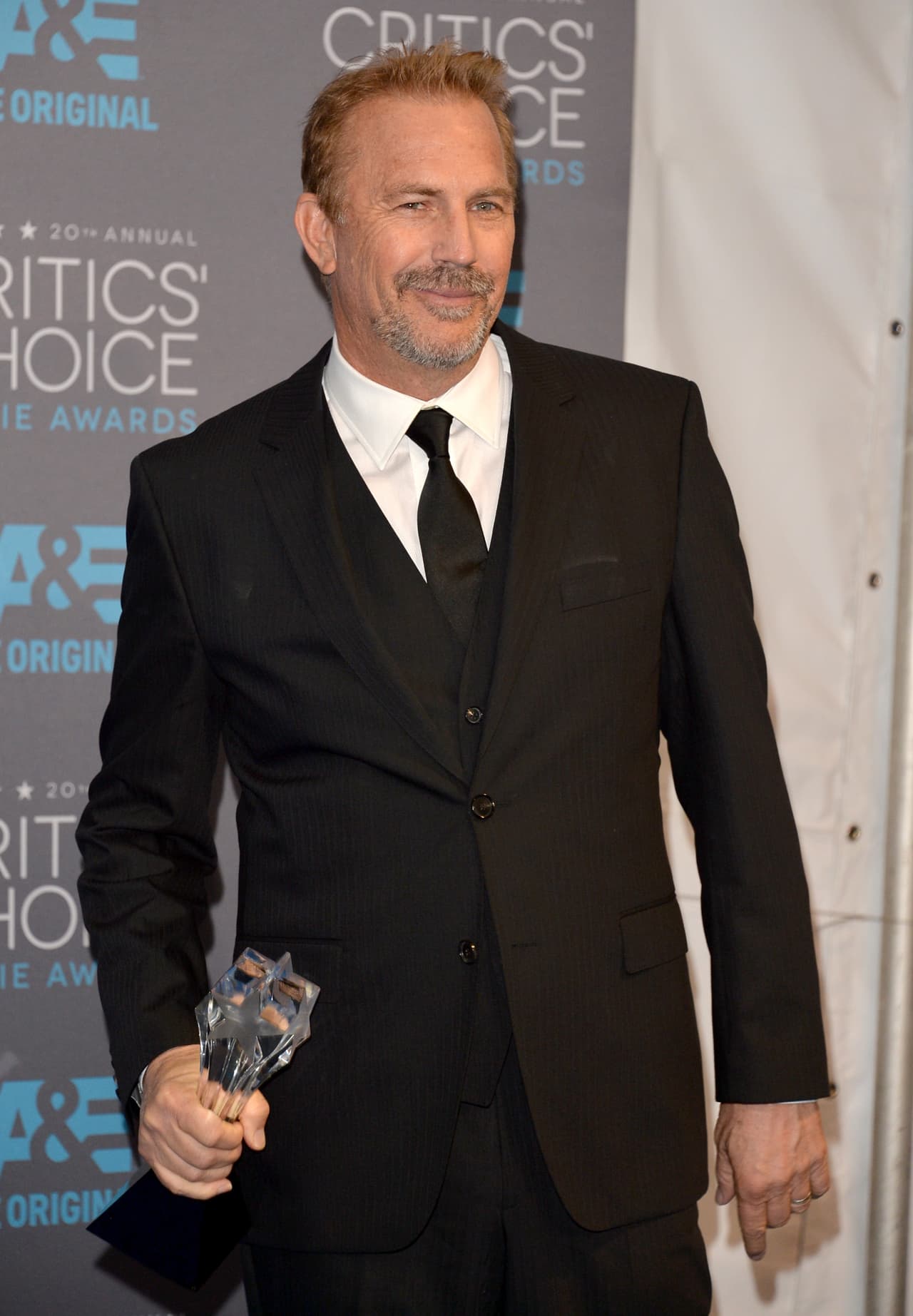 “Parece un gran chico”, señaló Costner, quien causó gran revuelo con sus declaraciones, pues un sector de la población las consideró machistas y sexistas.