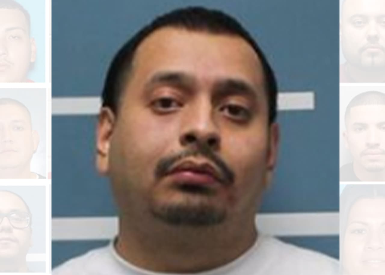 Armando González, tiene 29 años, oriundo de Visalia, enfrenta cargos por posesión, traslado y venta de drogas, además de conspiración.