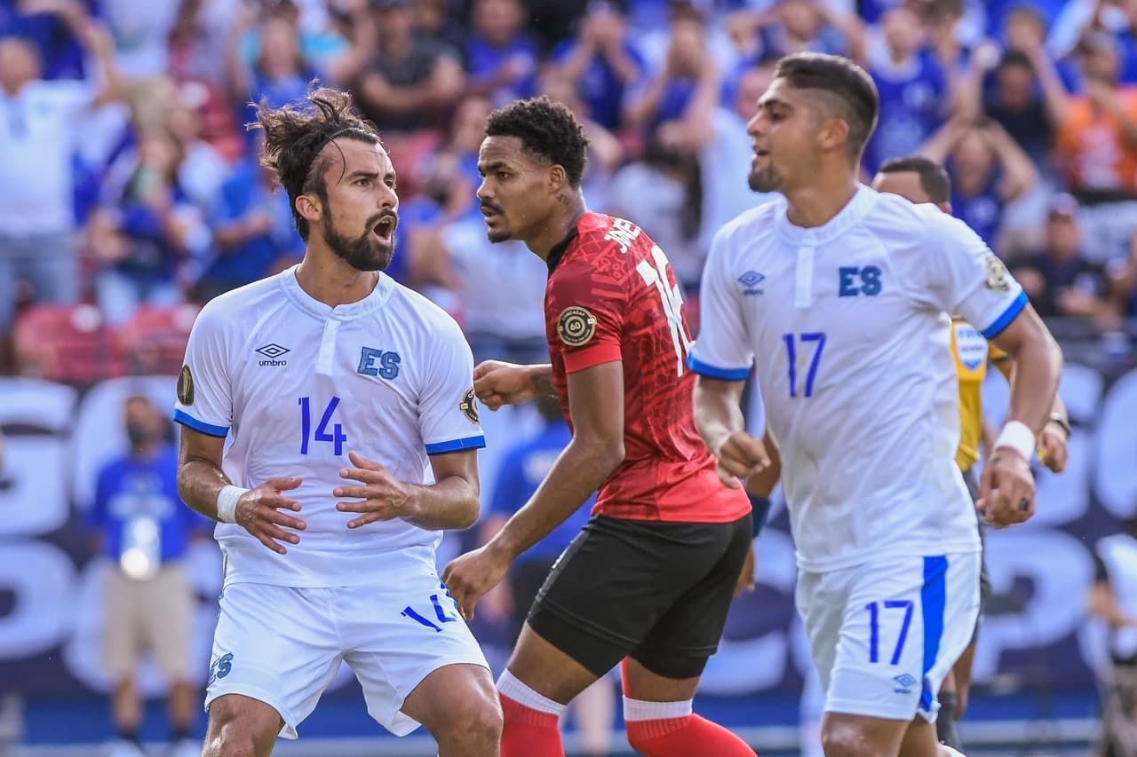 Cuatro minutos después de la atajada de Frenderup, Jairo Henríquez abría el marcador gracias a un potente disparo de fuera del área que rebotó en un poste para colarse.