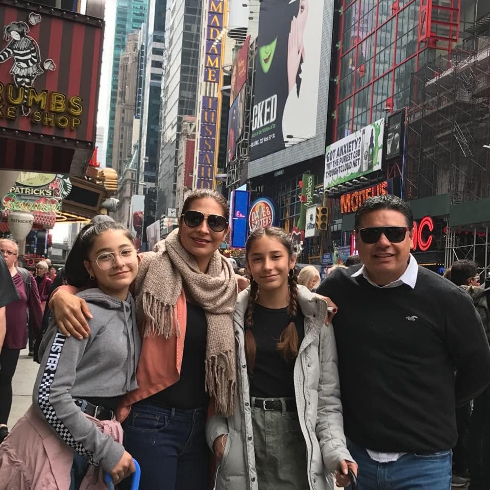 "Es algo muy difícil, tú quisieras hacer todo. Lo que menos quisieras es ver a una persona morir. Es una sensación muy fea", expresó la madre de tres.