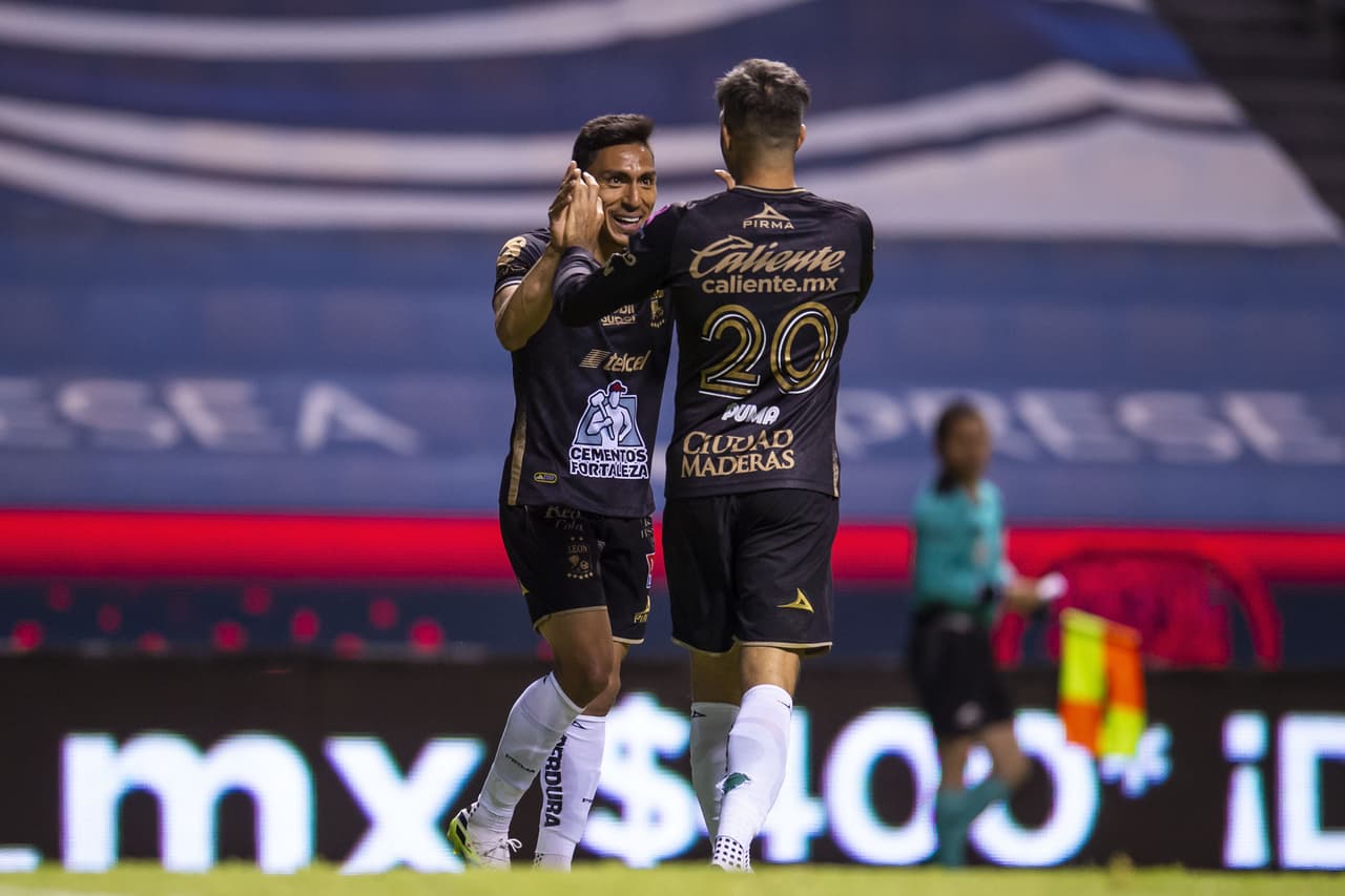 Aprovechó que Emmanuel Gigliotti recortó a dos en el área para guardar el balón al fondo del arco.