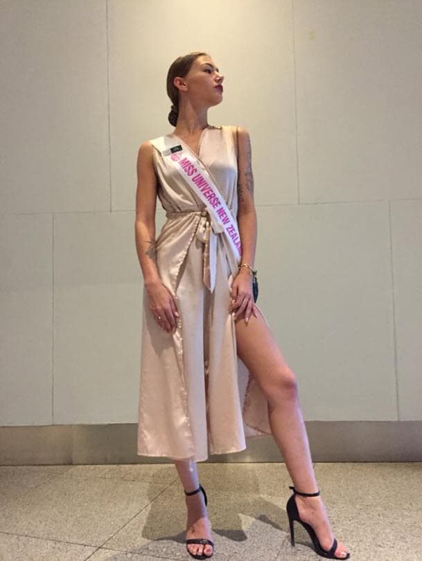 "Tenía una perspectiva negativa de todo. Me imaginé a mí misma como una 
<b>anciana enojada, gorda y vieja</b>, pero luego pensé: 'Esto no es lo que quiero ser'".
<br>