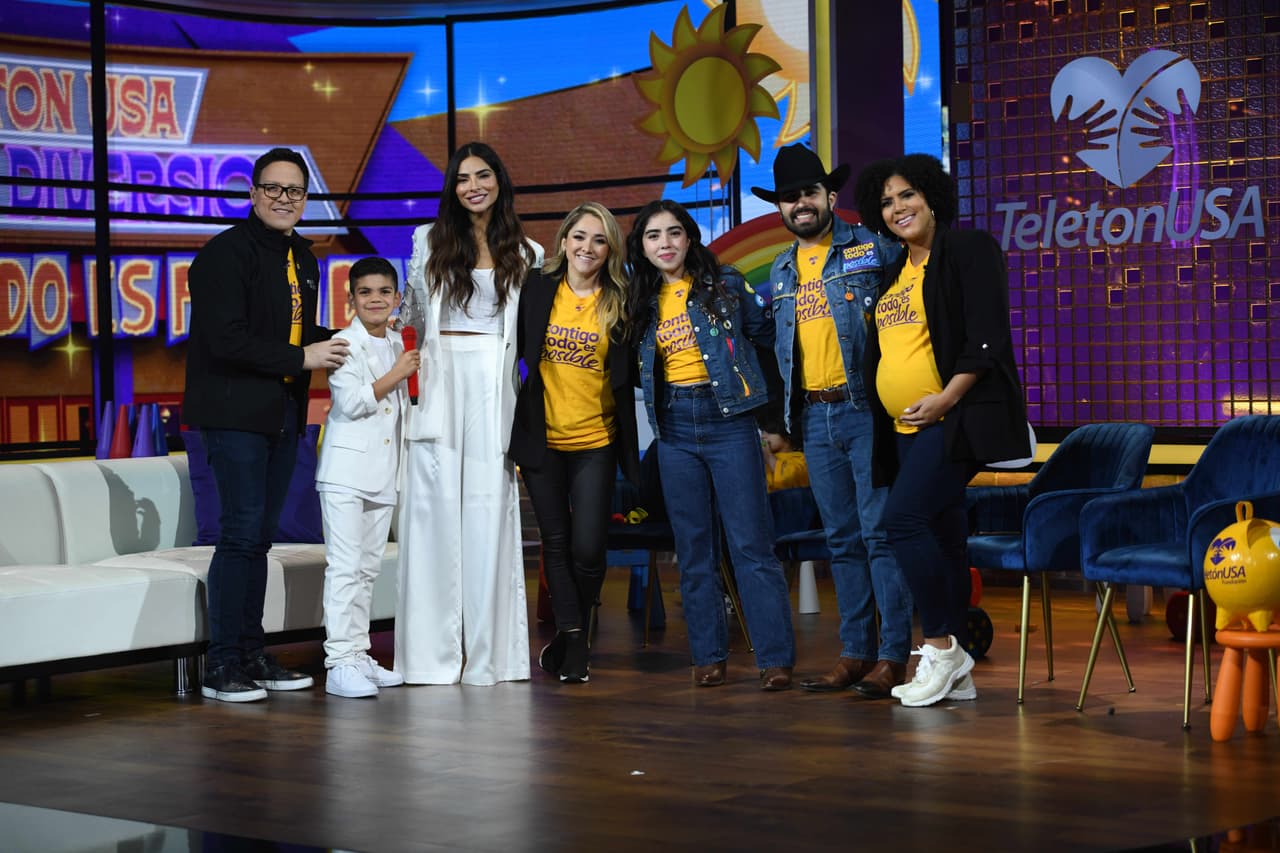 Otro evento divertido en el concurso de canto, en el que participaron padres e hijos en el que los jueces fueron Joss Favela, Sherlyn y Francisca.