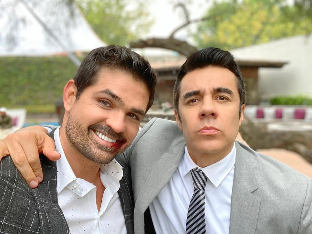 El actor mexicano compartirá créditos con
<b><a href="https://www.univision.com/temas/adrian-uribe" target="_blank">Adrián Uribe</a></b>,
<b><a href="https://www.univision.com/temas/claudia-martin" target="_blank">Claudia Martín</a></b>,
<b><a href="https://www.univision.com/temas/azela-robinson" target="_blank">Azela Robinson</a></b>, Estefanía Hinojosa y Aylín Mujica. Ferdinando en el papel de Damián será un hombre caprichoso, explosivo, competitivo, y que ocultará la envidia que le tiene a Ricardo con una serie de mentiras.