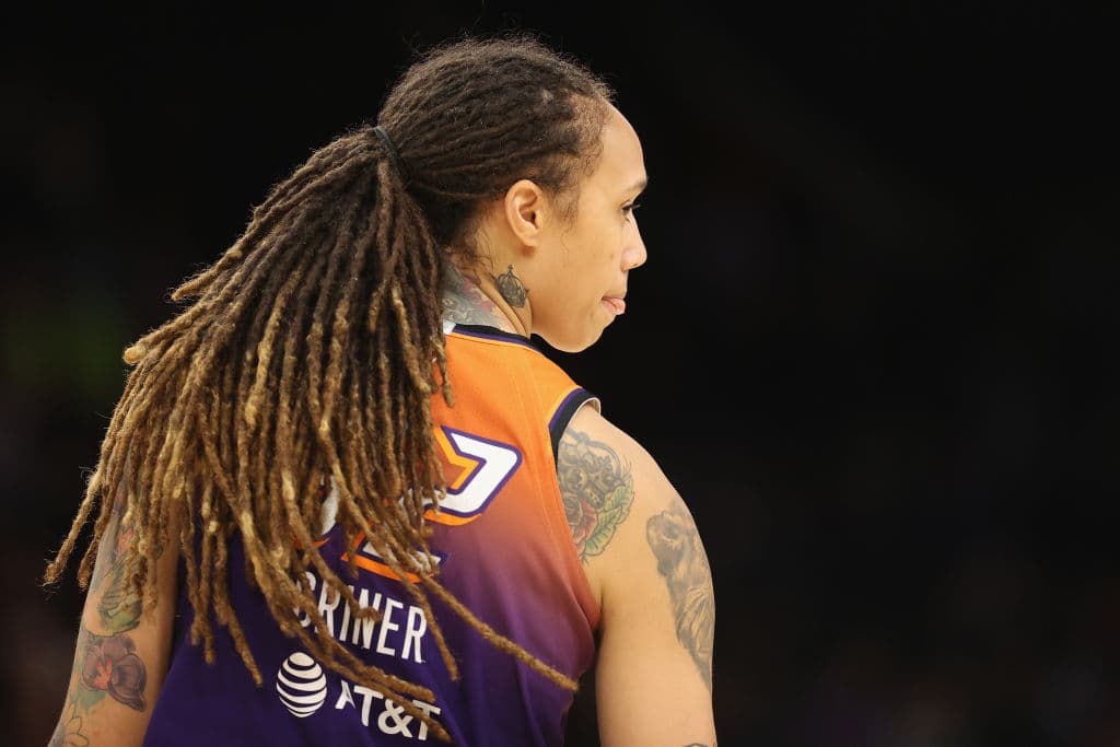 Familiares, asociaciones de deportistas y políticos han presionado al gobierno de Biden para que haga gestiones para traer de vuelta a Estados Unidos a Brittney Griner.