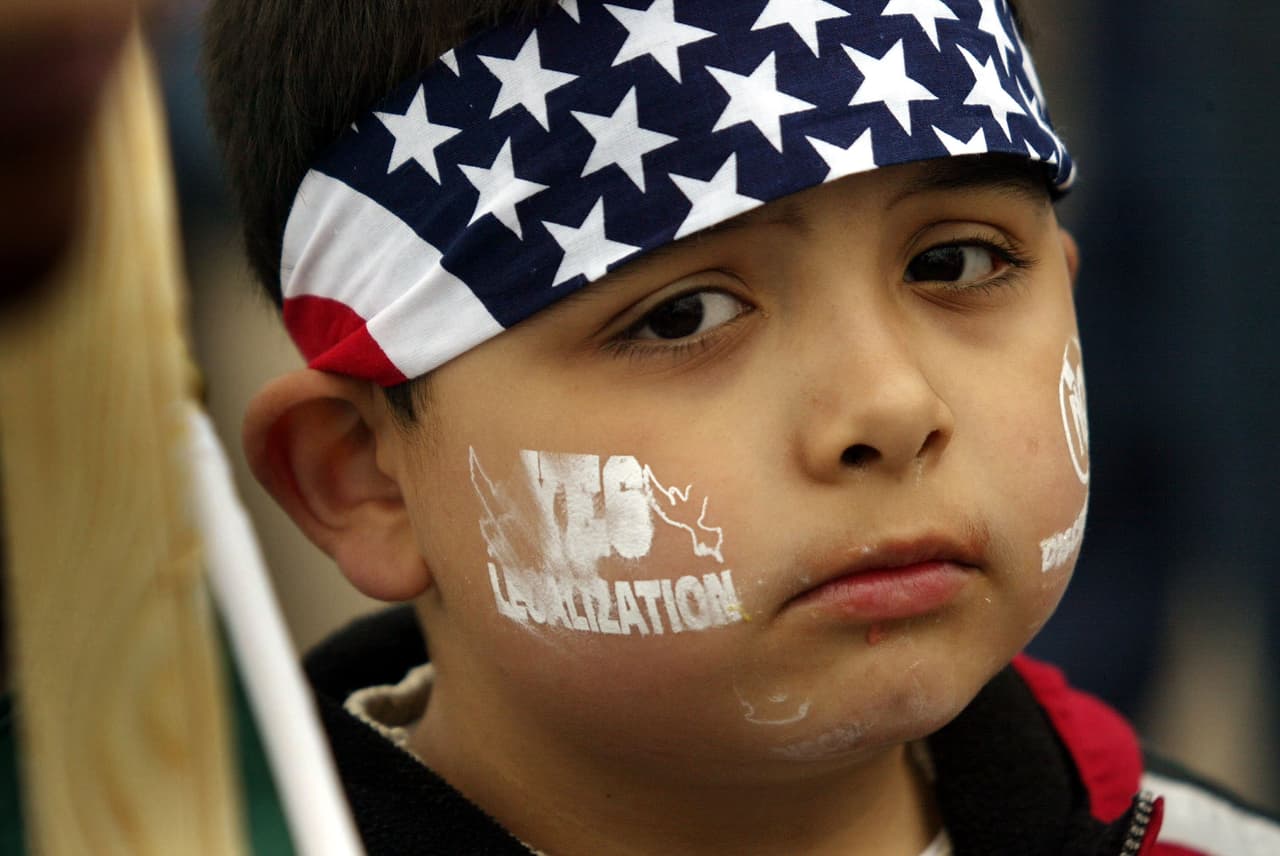 Abogados aplauden nueva regla que perdona sanción a familiares indocumentados que salgan de EEUU a regularizarse