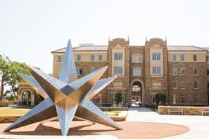 TEXAS TECH UNIVERSITY. Ubicada en Lubbock, Texas, esta universidad ofrece programas de apoyo financiero para cubrir el total de la matrícula anual, de unos 14,410 dólares. (Imagen tomada de la web de la universidad).