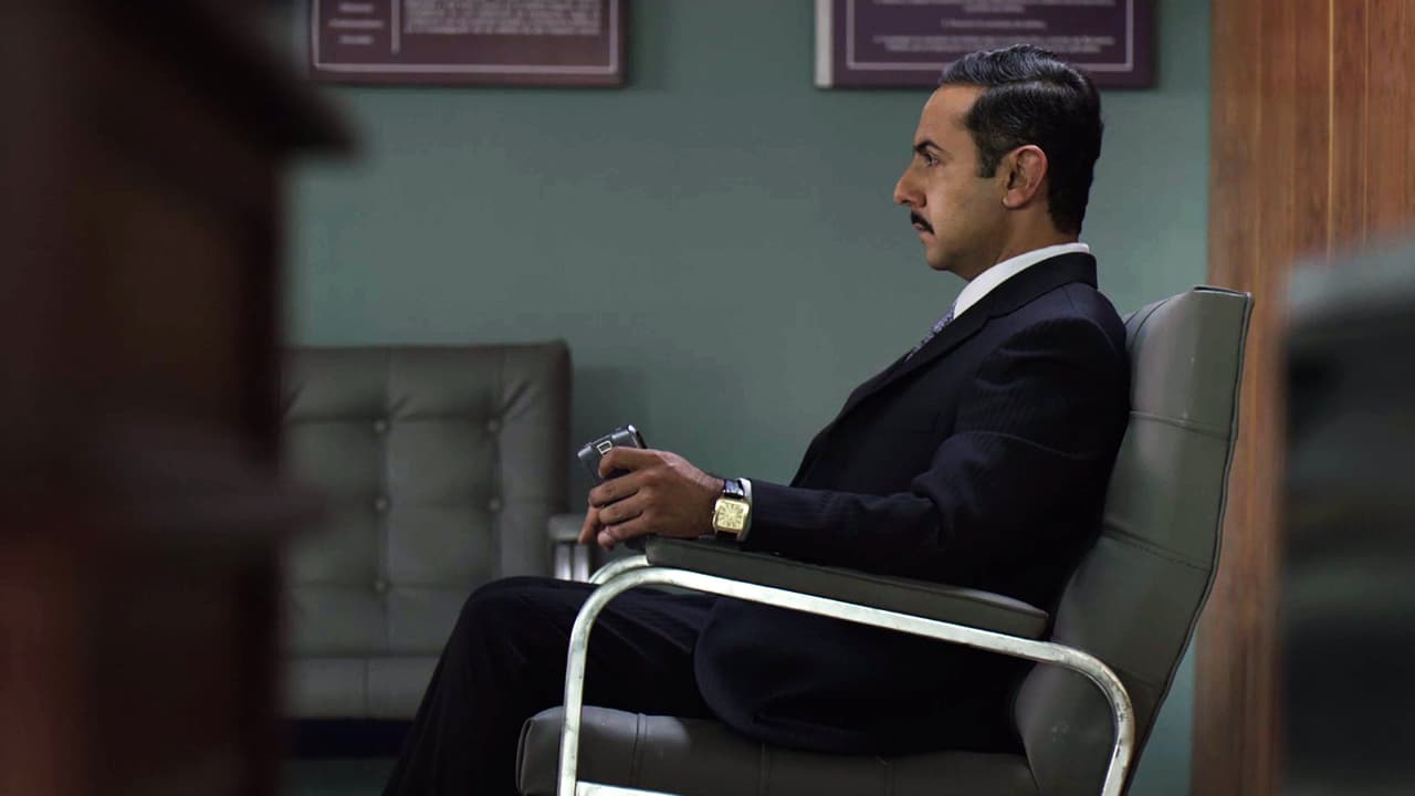 From his office, Conrado looked at the results, worried.