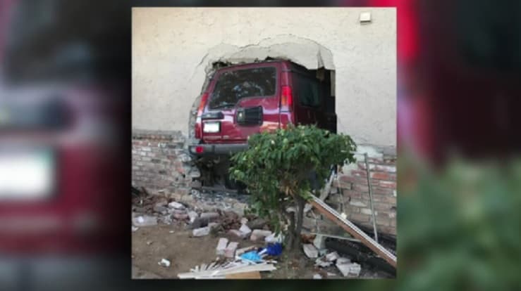 Hombre muere arrollado dentro de su casa en Madera