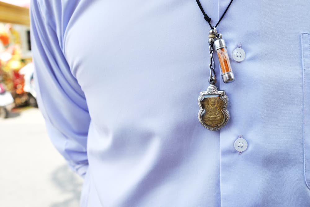 Para esta temporada, te compartimos algunos consejos sobre el amuleto ideal para cada uno de los signos del Zodiaco.