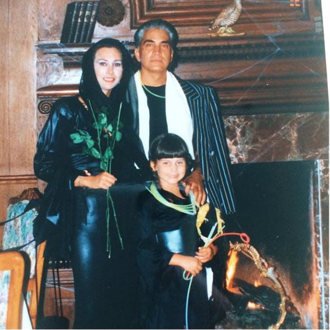 El conflicto familiar inició desde que el cantante venezolano formó su segunda familia. Durante muchos años ambas partes han dado declaraciones que se contraponen y la reconciliación cada vez parece estar más lejos para ellos.