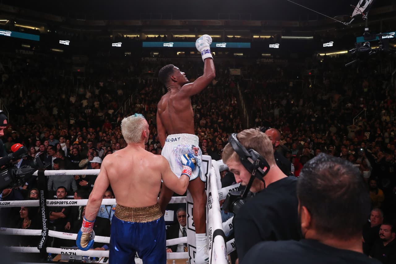 Julio César Chávez Jr cayó ante Daniel Jacobs