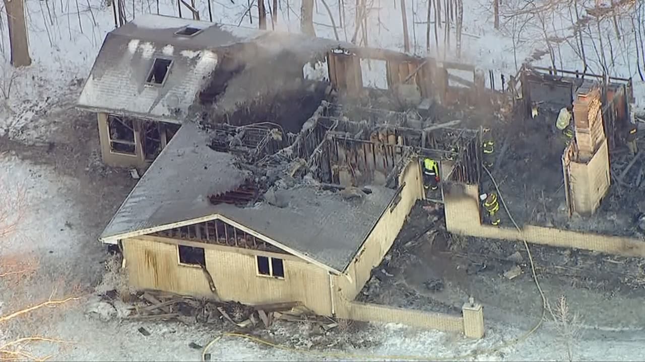 Muere una mujer y un niño de 5 años en un incendio en el suburbio de Minooka