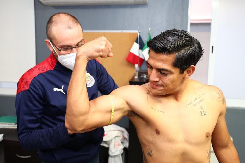 De cara a la pretemporada, jugadores de Chivas se sometieron a pruebas físicas y de COVID-19 para iniciar su preparación al Torneo Guard1anes 2020.