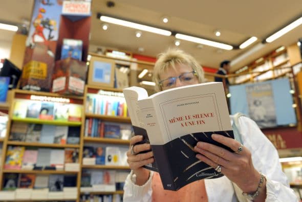 El libro también generó controversia por las duras declaraciones que vierte Betancourt contra su directora de campaña y ex compañera de cautiverio Clara Rojas.