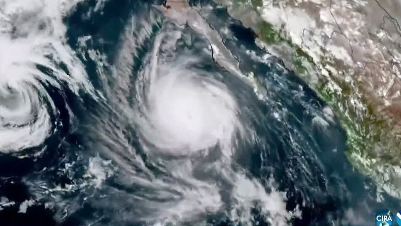 Huracán Polo debilita su fuerza en Baja California Sur y se dirige hacia Guaymas, Sonora, México