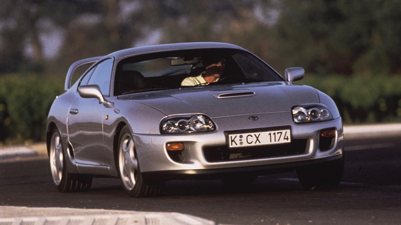 Al igual que las versiones anteriores, la cuarta generación del Supra podía estar equipada con una transmisión automática de 4 velocidades, pero la opción manual ahora contaba con 6 velocidades. Durante los siguientes 9 años la popularidad del Supra sufrió por efecto de de muchos factores, pero el mayor de ellos fue el declive de la popularidad de los coupés a favor de las camionetas SUV. El Supra fue retirado de Estados Unidos en 1998, y se dejó de construir en Japón en 2002.