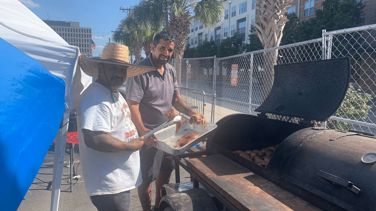 Además de la barbacoa, los familiares y amigos de Reymundo Solís 
<b>abrieron una página en línea para que las personas puedan apoyar con donaciones</b>.