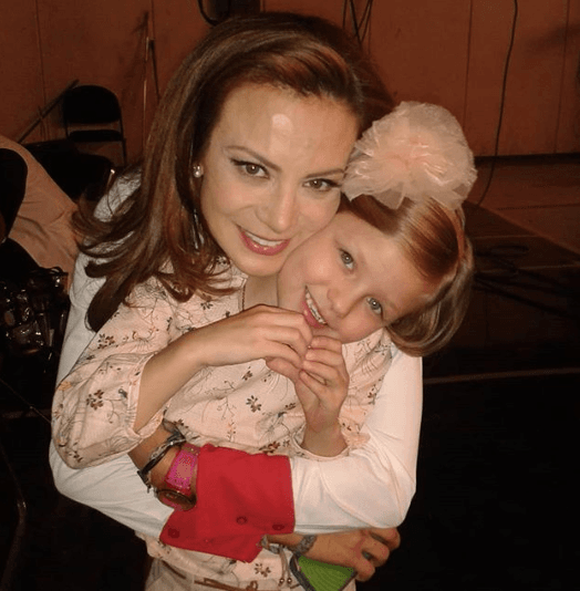 Isabella nos cautivó con su cara angelical como Luz Lascuráin.