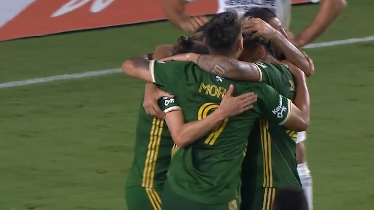 Bailan al LA Galay y Felipe Mora puso el cuarto