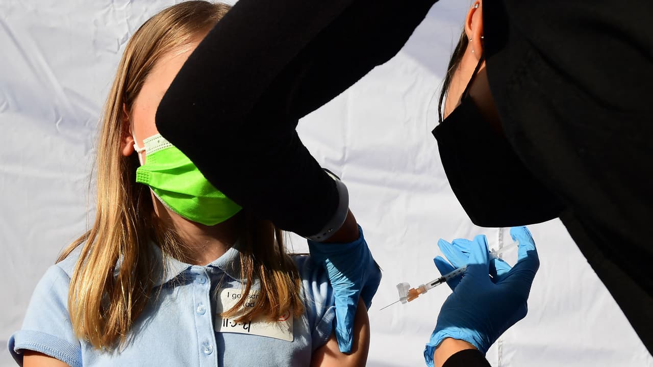 ¿Quieres vacunar contra el coronavirus a tu hijo entre 5 y 11 años en California? Esto es lo que debes saber