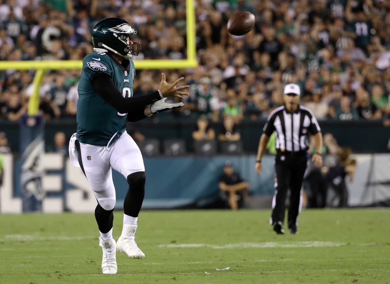 El partido seguía tenso y muy cerrado, hasta que se repitió la famosa jugada que usaron en el Super Bowl ante los Patriotas: la Philly Special, donde Foles se convierte en receptor. Fue un éxito.