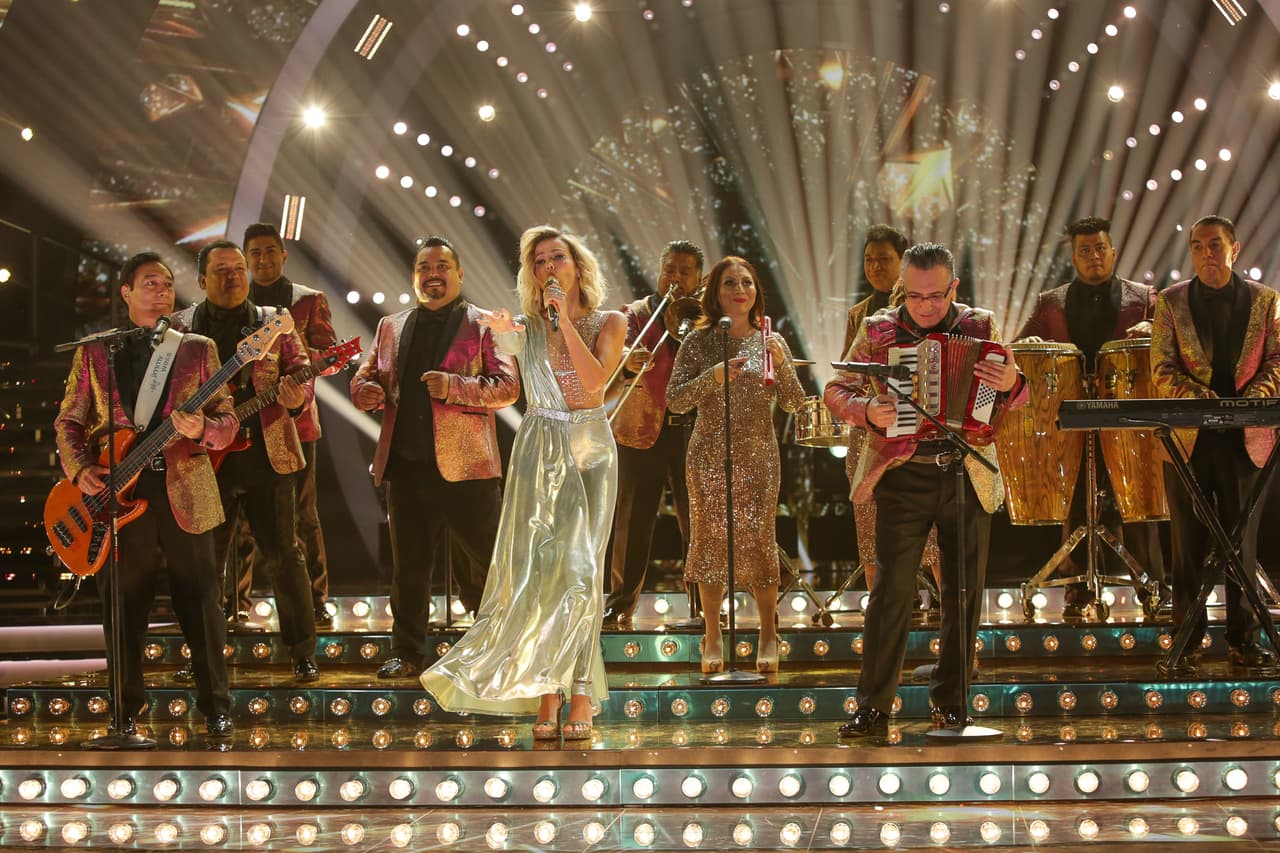 Fanny Lu se adaptó de maravilla al ritmo de la agrupación mexicana.