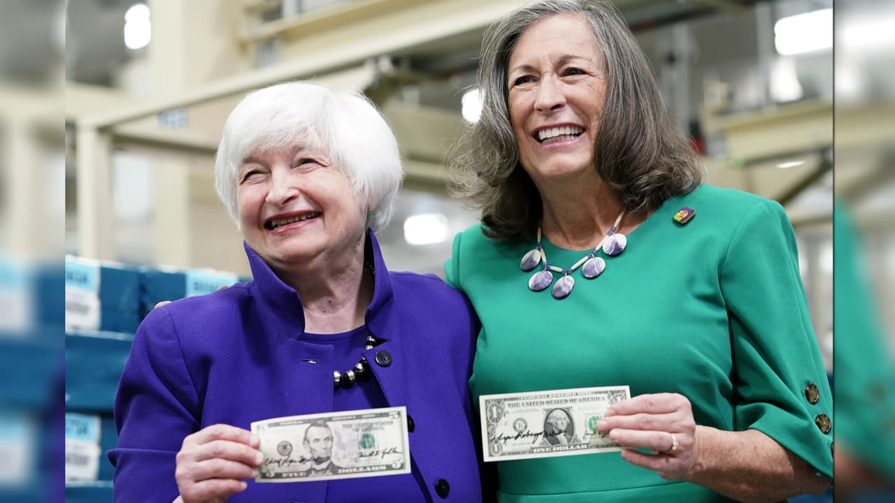 Firmas que valen millones: Por primera vez los billetes de Estados Unidos incluirán el nombre de dos mujeres