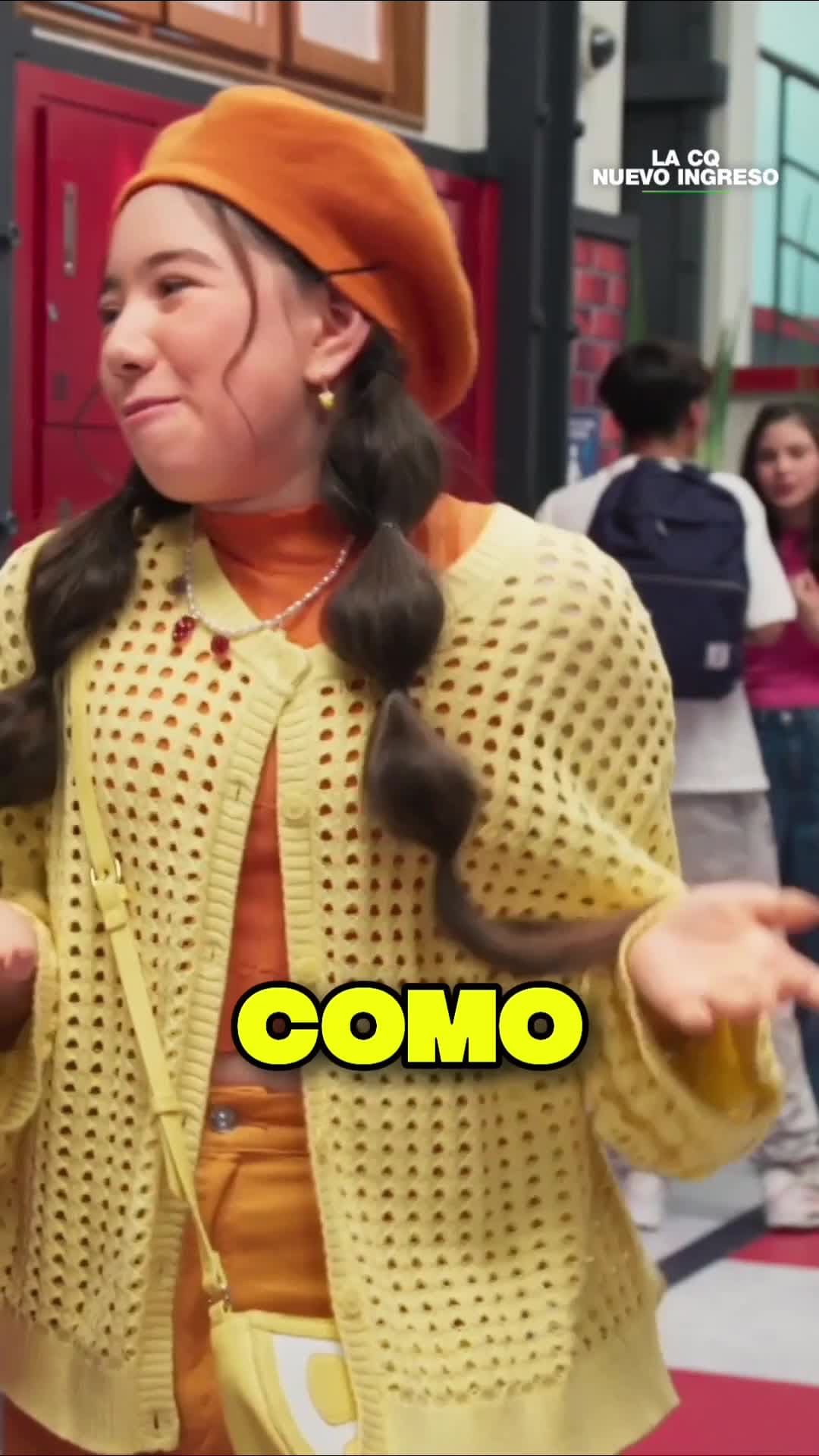 Frida mete a Mini a la COMPETENCIA DE NOVIOS, ¡es SU GALLO! -aunque parezca pollito-
