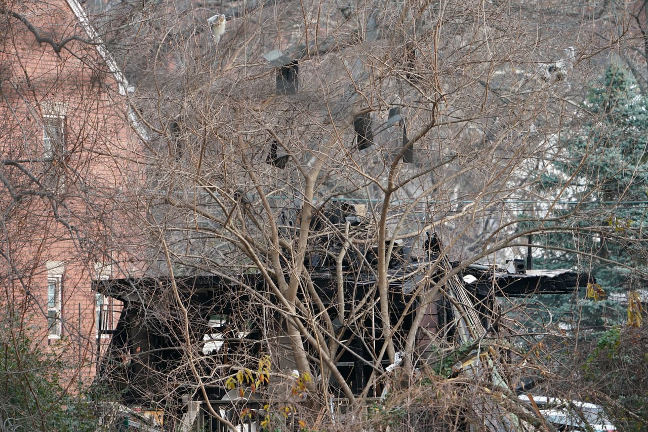 Luego se agregó que se presumía que podría haber muerto tras la explosión, pues en el sitio fueron hallados restos mortales.