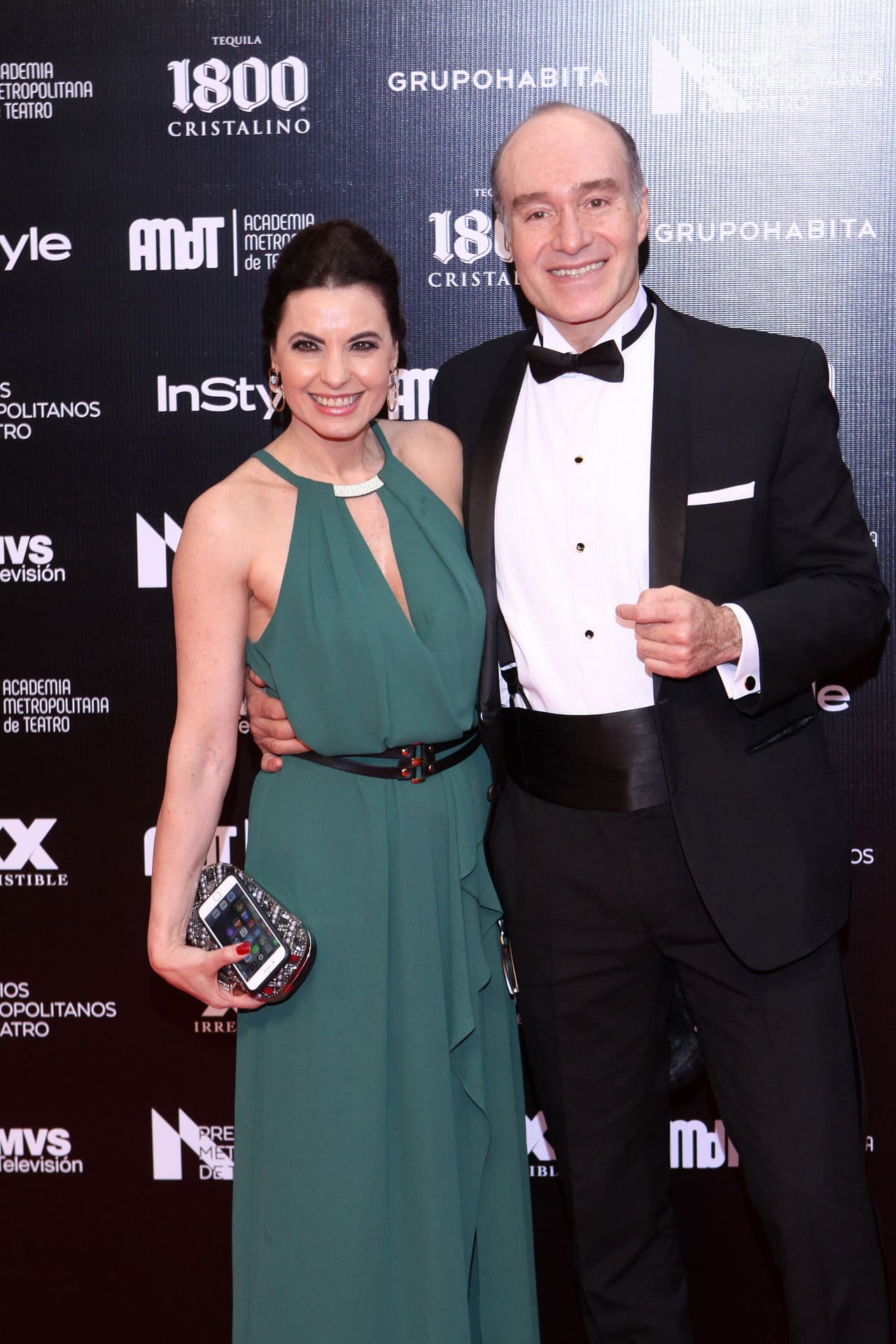 Yolanda aseguró que Demián prefiere mantener el tema lejos de la prensa: "Es un hombre con una entereza maravillosa y siempre con su mejor cara para los demás, creo que es una persona que maneja las cosas íntimamente y así hay que respetar, él no quiere hablar del tema", agregó la también actriz.
<br>