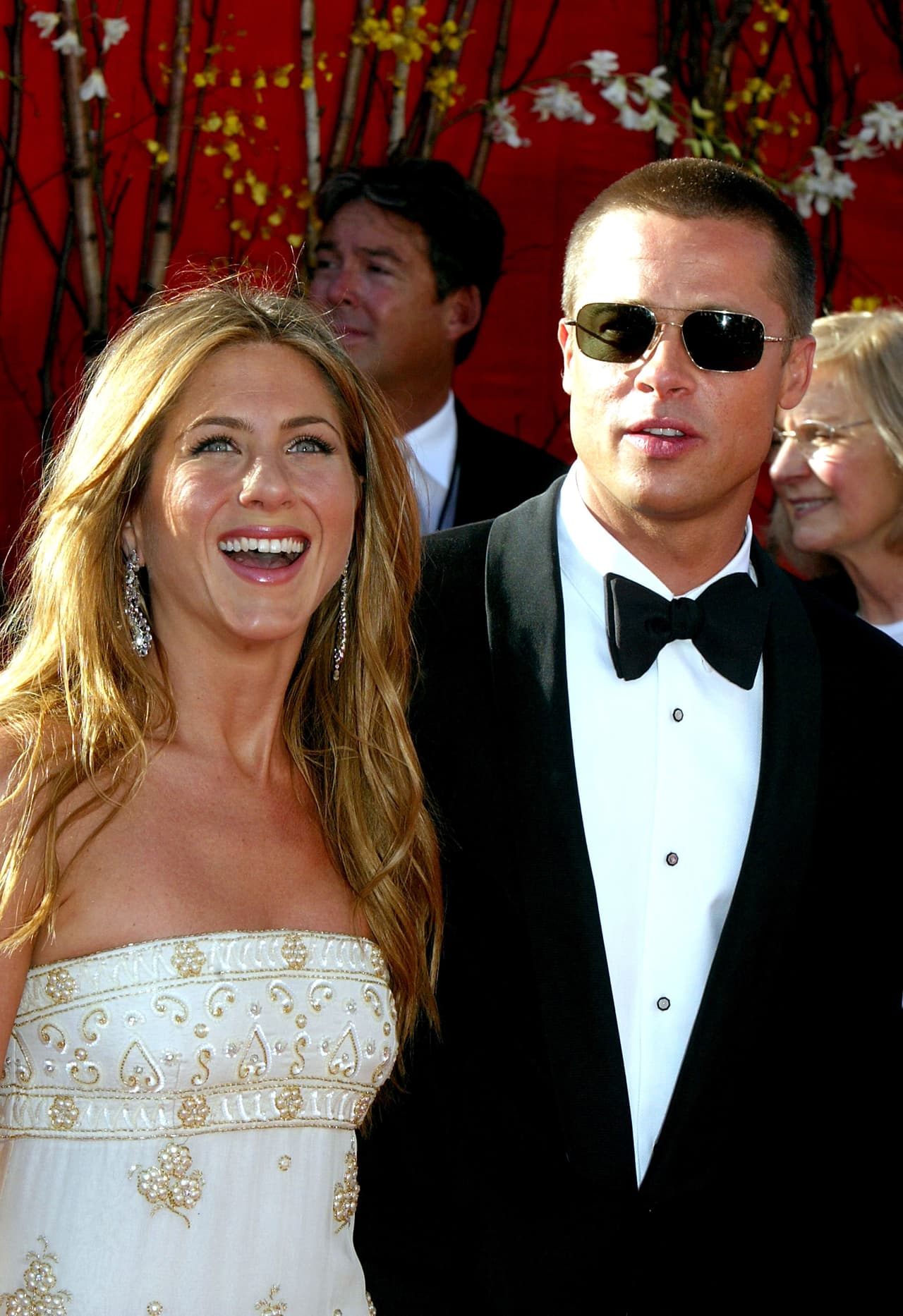 En ese momento y a pesar del trago amargo que acababa de pasar, Jennifer Aniston aseguró que su relación con Brad Pitt era buena: “Hemos intercambiado muchos saludos cariñosos y yo le he felicitado cuando han nacido sus hijos. No tengo más que admiración por él y me siento orgullosa de él. Creo que ha hecho cosas realmente sorprendentes”.
<br>