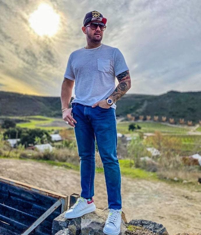 "Era muy buena química para la compañía, para el tequila, para el negocio, 
<b><a href="https://www.univision.com/famosos/chiquis-rivera-desmiente-mr-tempo-no-soporto-gente-mentirosa">creo que ahí ella y yo podemos ser muy poderosos</a></b>, entonces prefiero mantenerlo de esa manera de trabajo, profesional", dijo en entrevista para el programa Hoy.
<br>